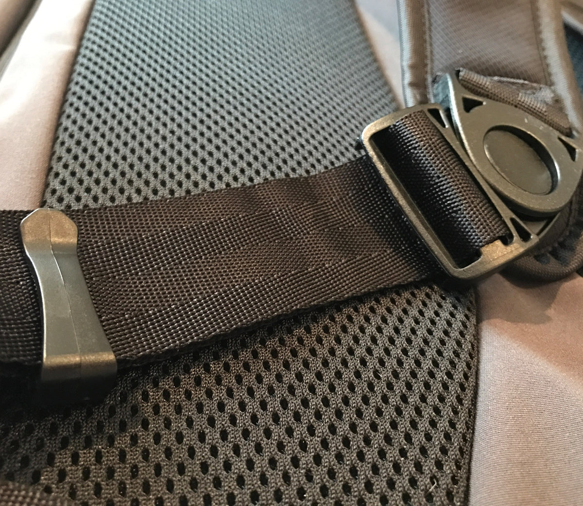 Strap Keeper SlimFold Perfect Minimal Slim Pack Backpack